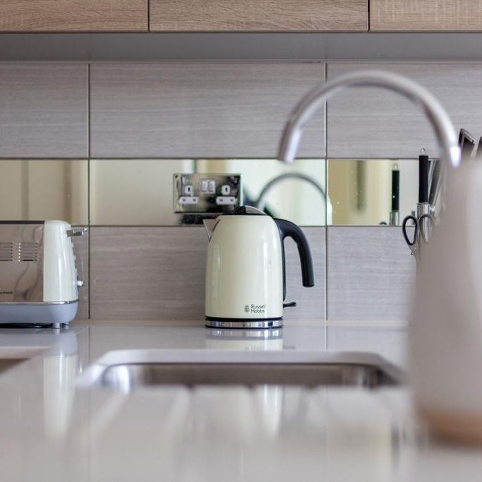 2 bedroom ground floor flat to rent - Photo 1