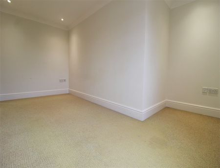 2 Bedroom Apartment Available Arranging tenancy - Photo 4