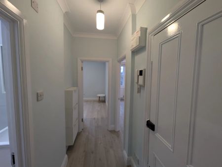 Cambridge Gardens, Ladbroke Grove, London, W10 - Photo 4