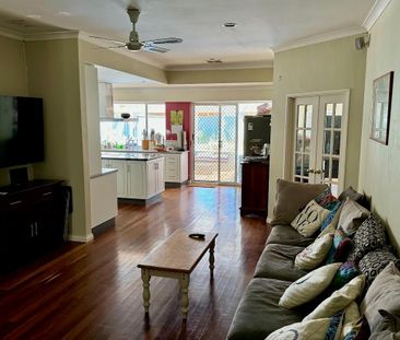 Port Kennedy - Photo 1