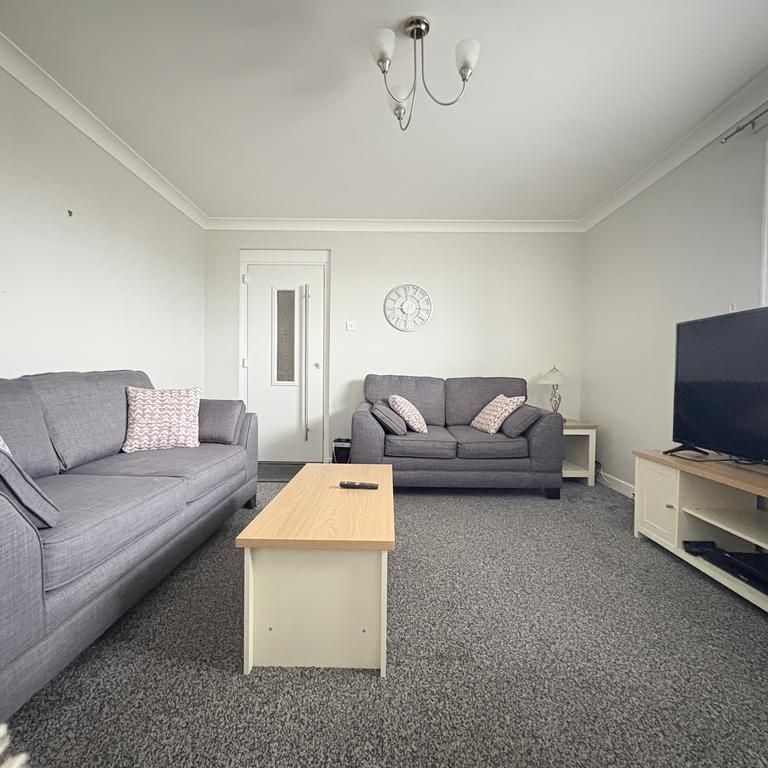2 bedroom flat to rent - Photo 1