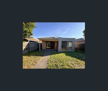 Modern Family Home - Photo 6