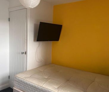 1 bedroom in a house share to rent - Photo 6