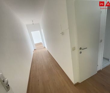 Gepflegte 3 Zimmerwohnung mit südwestseitigem Balkon ! - Foto 2