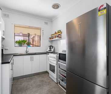 1/18 Penny Street, Semaphore SA 5019 - House For Rent - $510 | Domain - Photo 2