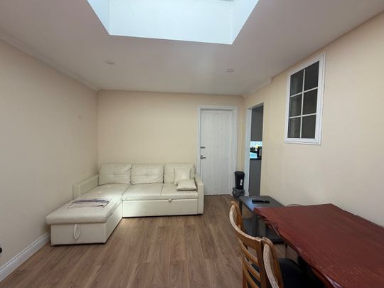 Room in a Shared House, Beddington Terrace, CR0 - Photo 1