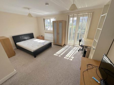 6 bedroom house to rent - Photo 2