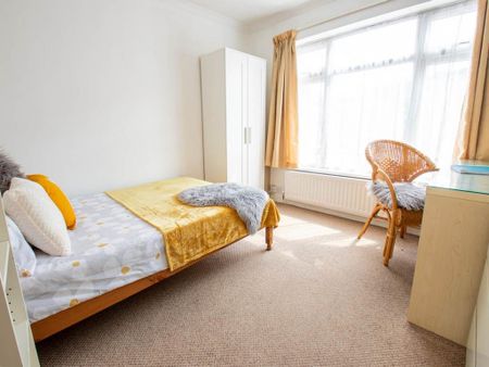 6 bedroom house to rent - Photo 3