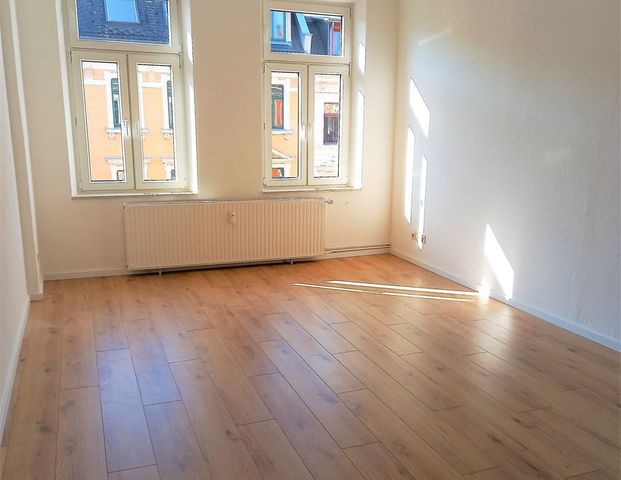 CONNEWITZ! Toll geschnittene 2-Raum Whg. Bad mit Fenster, Dachbox - Photo 1