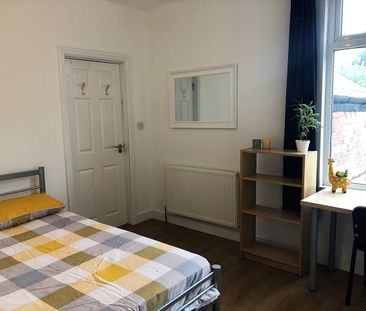 7 Bed Semi-Detached House, Lenton Boulevard, NG7 - Photo 3