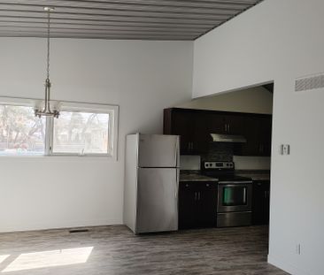 711b Royal St, Regina - Photo 2