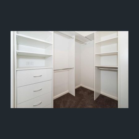 Modern One Bedroom Apartment - Photo 4