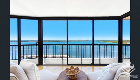 EXCLUSIVE BROADWATER SKY HOME WITH SPECTACULAR WATER & SURFERS SKYLINE VIEWS - Photo 4