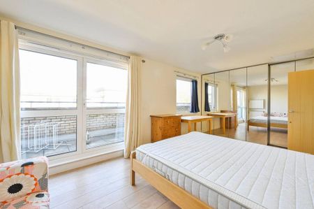 2 bedroom penthouse to rent - Photo 2