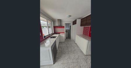 3 Bed room House in Quiet street - Photo 3