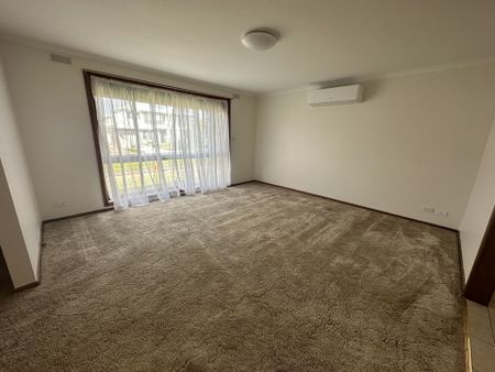 2 bedroom unit in the heart of Altona. - Photo 4