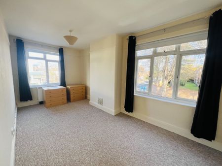 Bath Road, Maidenhead - Photo 3