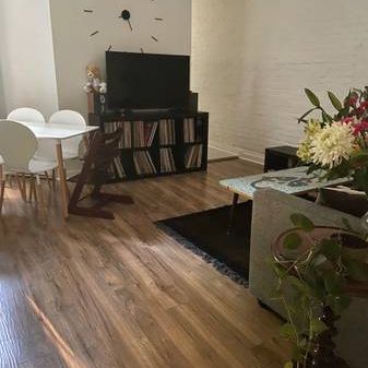 Spacious 3 bedroom apartment, ground floor of triplex, St Henri. - Photo 4