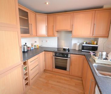 2 bedroom flat to rent - Photo 6