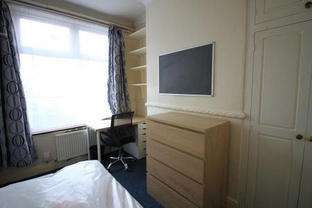 3 bedroom terraced house to rent - Photo 4