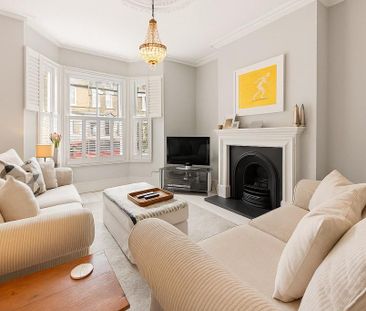 4 bedroom terraced house to rent - Photo 1