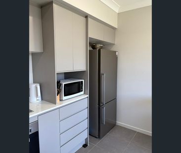 2/10 Guy Close, Greta, NSW 2334 - Photo 1