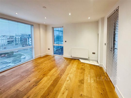 2 bedroom apartment to rent Maritime Walk, Ocean Village, Southampton, Hampshire, SO14 - Photo 1