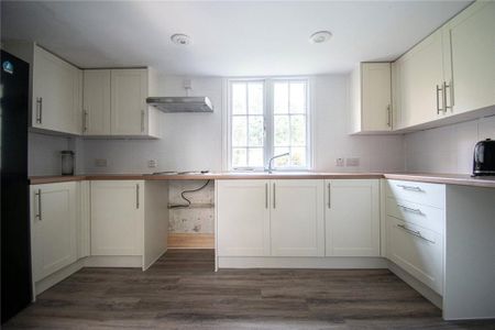 4 bedroom detached house to rent - Photo 5