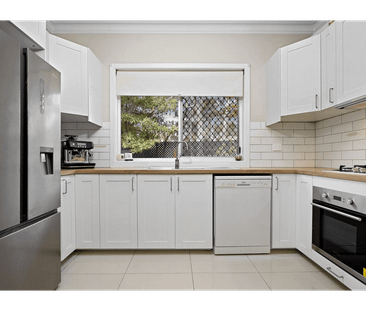 Rooms for rent close to shops and schools with all bills included - Photo 1