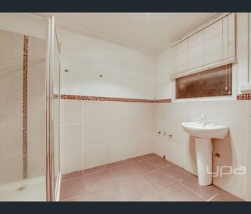 13 Glenmaggie Court, Meadow Heights, Vic 3048 - Photo 3