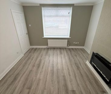 2 bedroom semi-detached house to rent - Photo 5