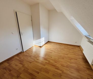 Gemütliche Dachgeschosswohnung sucht neuen Mieter! - Photo 1