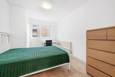 3 bedroom flat to rent - Photo 4