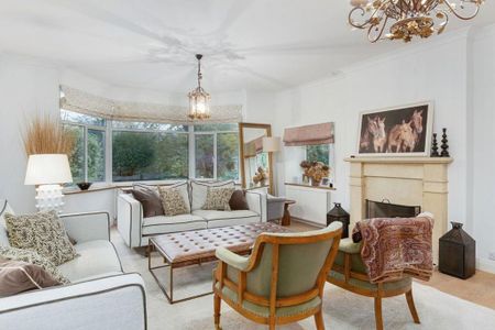 6 bedroom detached house to rent - Photo 2