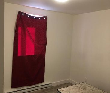 Beau logement rénové , immeuble devant la mer et près de tout les s... - Photo 2