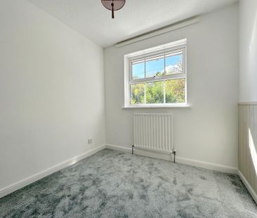 4 bedroom detached house to rent - Photo 6