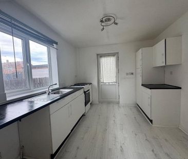 3 bedroom end of terrace house to rent - Photo 6