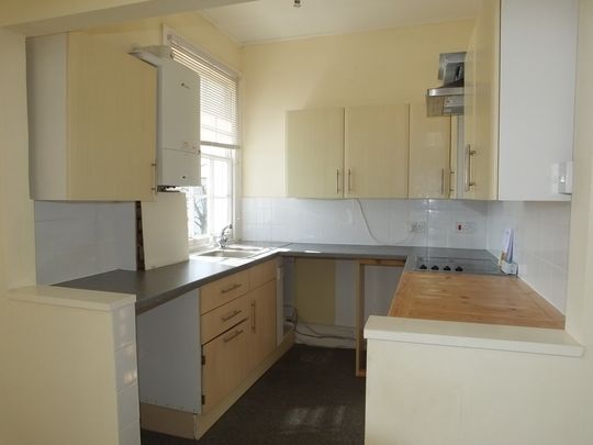 3 bed Apartment - To Let - Photo 1