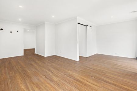 Spacious 3-Bedroom Home with Study in Prime Sunbury Location - Photo 3