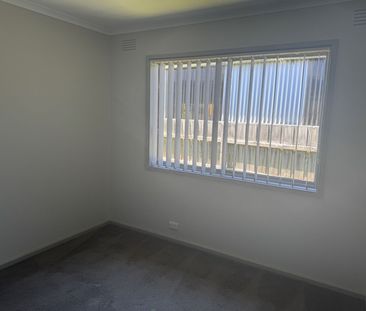 Three Bedroom Home in Quiet Court - Photo 2