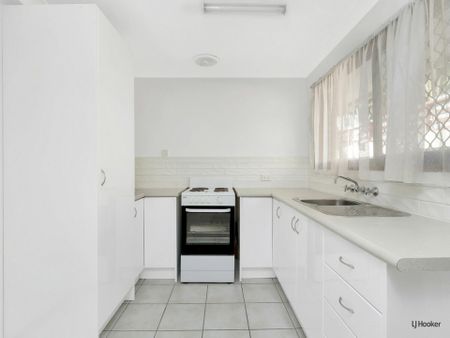 Modern Duplex In Quiet Cul-de-sac - Photo 5