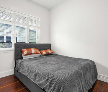 2 Bedroom, Petone - Photo 2