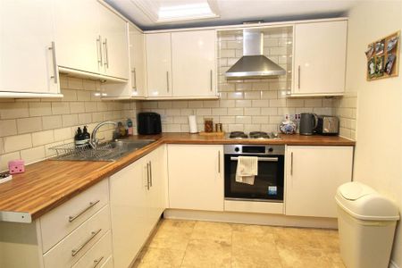 1 bedroom flat to rent - Photo 5