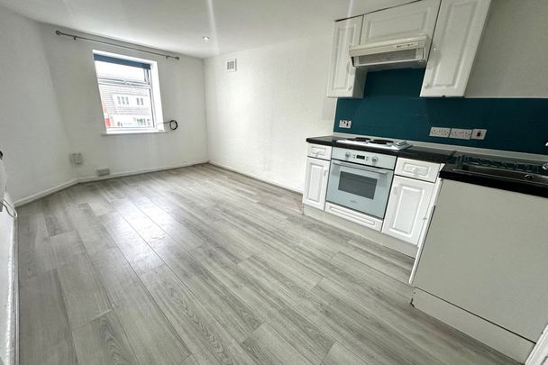 Stanley Avenue - Photo 1