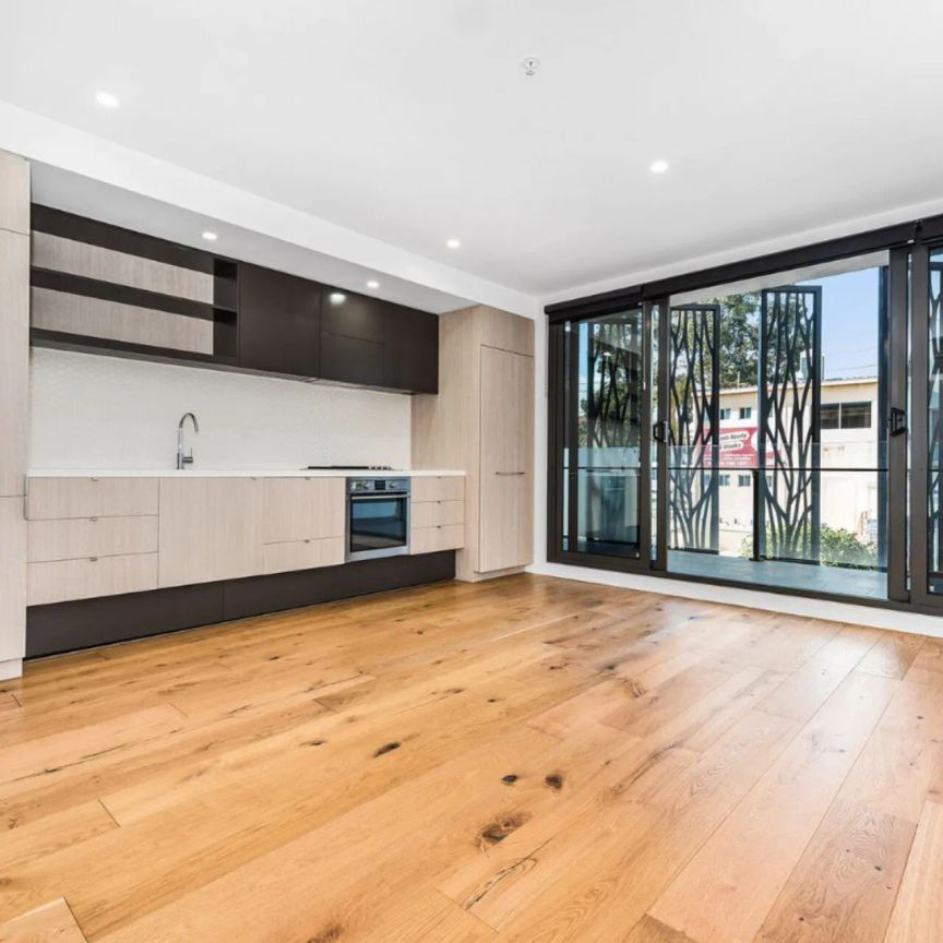 Light and airy living at the Journal, a boutique architecturally designed complex - Photo 1