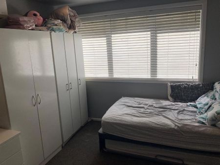 Modern 3 Bedroom Townhouse - Photo 3