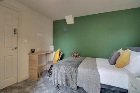 1 bedroom in a house share to rent - Photo 2