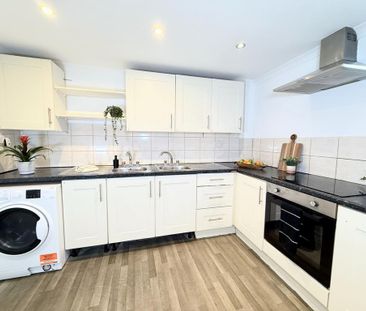 1 bedroom in a house share to rent - Photo 4