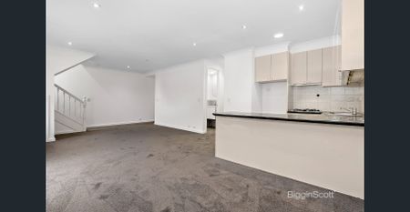 SUPERB DESIGN WITH SPECTACULAR CITY VIEWS! - Photo 4