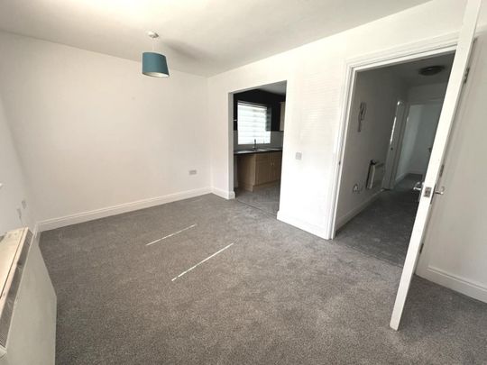 2 bedroom Flat To Let - Photo 1